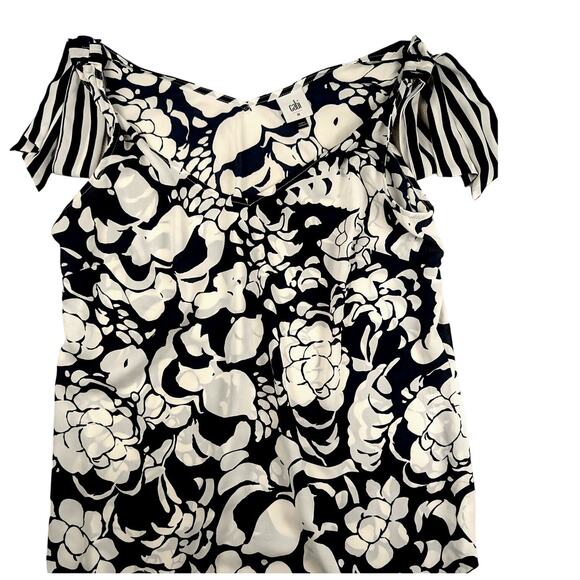 CAbi Tank Women's Sleeveless Blue White Floral Shoulder Tie Flowy‎ Size Medium - Picture 1 of 6